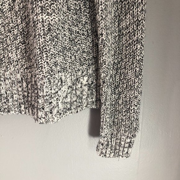 American Eagle Crewneck black and white sweater M - Picture 5 of 8
